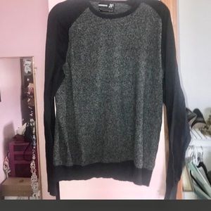 Men’s Crewneck Grey & Black Sweater size L